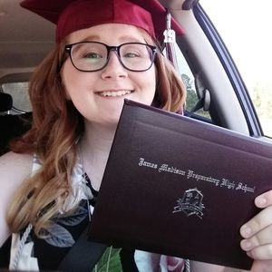 Meet your Posher, Elaina